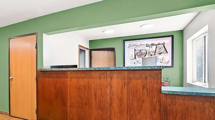SureStay Plus by Best Western Bettendorf Lobby
