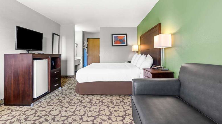 <b>SureStay Plus by Best Western Bettendorf Room</b>. Images powered by <a href="https://iceportal.shijigroup.com/" title="IcePortal" target="_blank">IcePortal</a>.