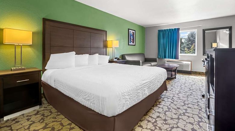 <b>SureStay Plus by Best Western Bettendorf Suite</b>. Images powered by <a href="https://iceportal.shijigroup.com/" title="IcePortal" target="_blank">IcePortal</a>.