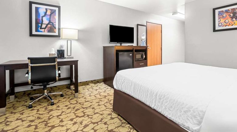 <b>SureStay Plus by Best Western Bettendorf Room</b>. Images powered by <a href="https://iceportal.shijigroup.com/" title="IcePortal" target="_blank">IcePortal</a>.