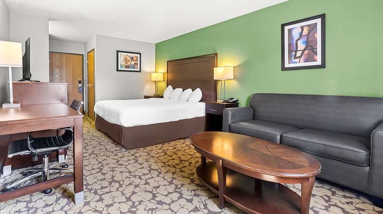 <b>SureStay Plus by Best Western Bettendorf Suite</b>. Images powered by <a href="https://iceportal.shijigroup.com/" title="IcePortal" target="_blank">IcePortal</a>.