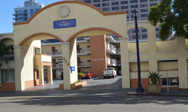 Baymont Inn & Suites San Diego Downtown Exterior