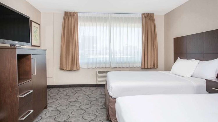 Baymont Inn & Suites San Diego Downtown Room