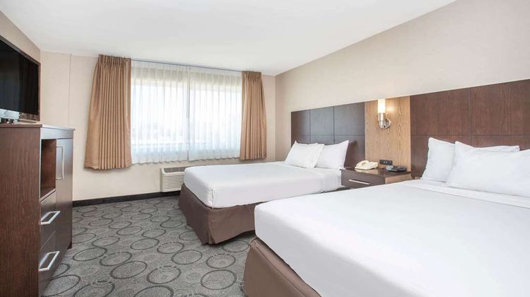 Baymont Inn & Suites San Diego Downtown Room