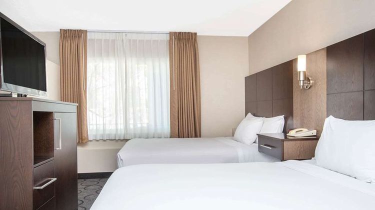 Baymont Inn & Suites San Diego Downtown Suite