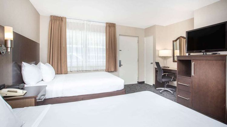 Baymont Inn & Suites San Diego Downtown Room