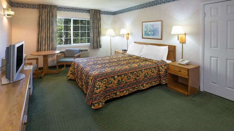 <b>Days Inn Oroville Room</b>. Images powered by <a href="https://iceportal.shijigroup.com/" title="IcePortal" target="_blank">IcePortal</a>.