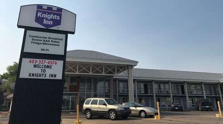 Knights Inn Lethbridge Exterior