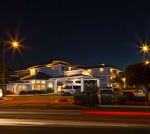 The Marina Inn on San Francisco Bay Exterior
