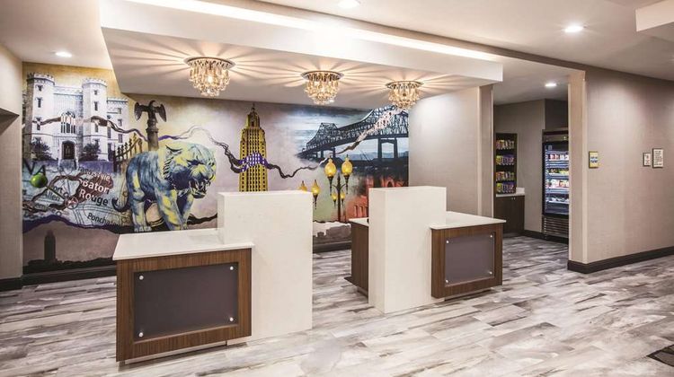 La Quinta Inn & Suites Baton Rouge - Port Allen Lobby
