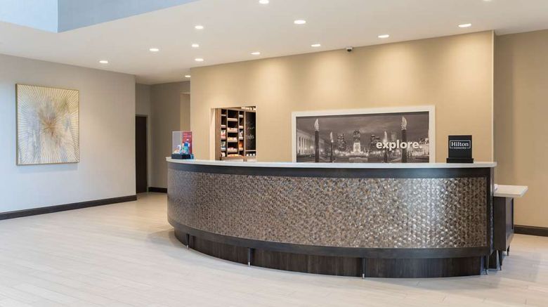 <b>Hampton Inn/Suites Indianapolis-Keystone Lobby</b>. Images powered by <a href="https://iceportal.shijigroup.com/" title="IcePortal" target="_blank">IcePortal</a>.