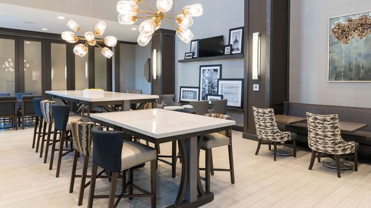 Hampton Inn/Suites Indianapolis-Keystone Lobby