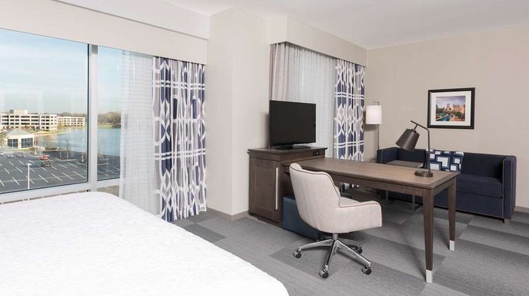 Hampton Inn/Suites Indianapolis-Keystone Room