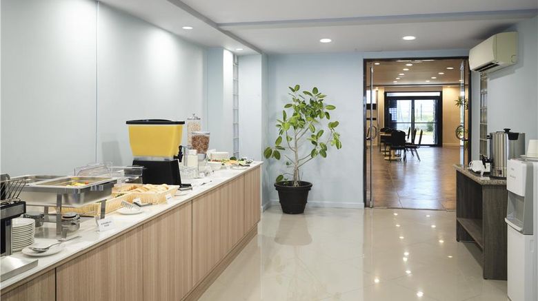 <b>SureStay Hotel by BW Guam Palmridge Restaurant</b>. Images powered by <a href="https://iceportal.shijigroup.com/" title="IcePortal" target="_blank">IcePortal</a>.