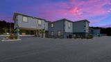<b>SureStay Hotel Manning Exterior</b>. Images powered by <a href="https://iceportal.shijigroup.com/" title="IcePortal" target="_blank">IcePortal</a>.