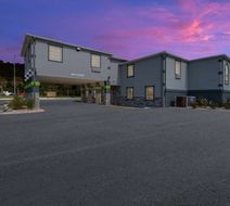 SureStay Hotel Manning Exterior