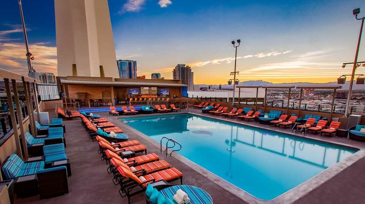 The STRAT Hotel,Casino&Tower,BW Premier Pool
