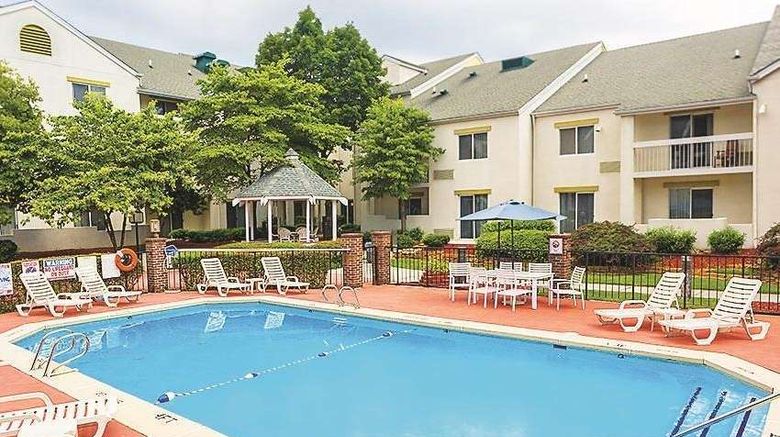 <b>Baymont Inn & Suites Pool</b>. Images powered by <a href="https://iceportal.shijigroup.com/" title="IcePortal" target="_blank">IcePortal</a>.