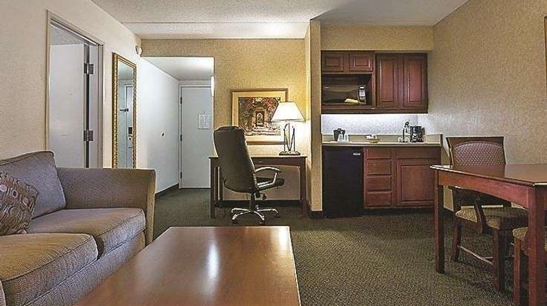 <b>Baymont Inn & Suites Room</b>. Images powered by <a href="https://iceportal.shijigroup.com/" title="IcePortal" target="_blank">IcePortal</a>.