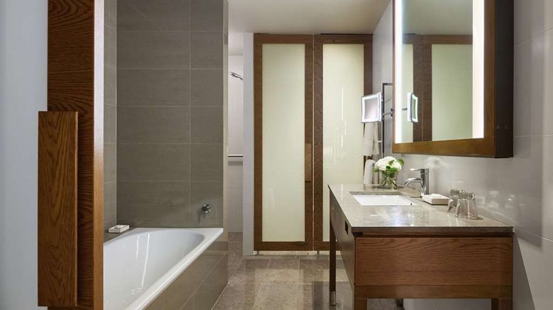<b>Pan Pacific Melbourne Room</b>. Images powered by <a href="https://iceportal.shijigroup.com/" title="IcePortal" target="_blank">IcePortal</a>.