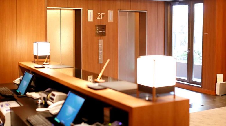 <b>Hotel Gracery Kyoto Lobby</b>. Images powered by <a href="https://iceportal.shijigroup.com/" title="IcePortal" target="_blank">IcePortal</a>.
