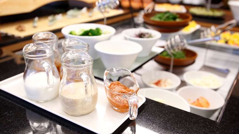 <b>Hotel Gracery Kyoto Restaurant</b>. Images powered by <a href="https://iceportal.shijigroup.com/" title="IcePortal" target="_blank">IcePortal</a>.