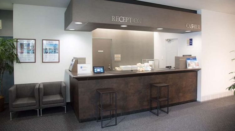 Best Western Osaka Tsukamoto Lobby