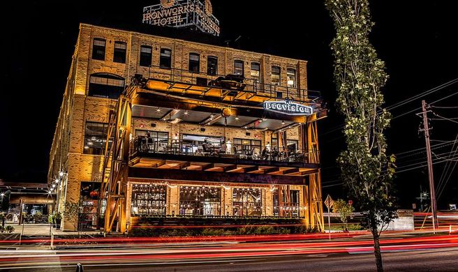 Ironworks Hotel Indy Exterior