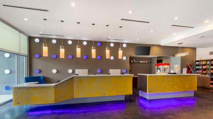 GLo Best Western DeSoto Dallas Lobby