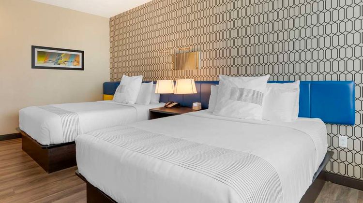 GLo Best Western DeSoto Dallas Room