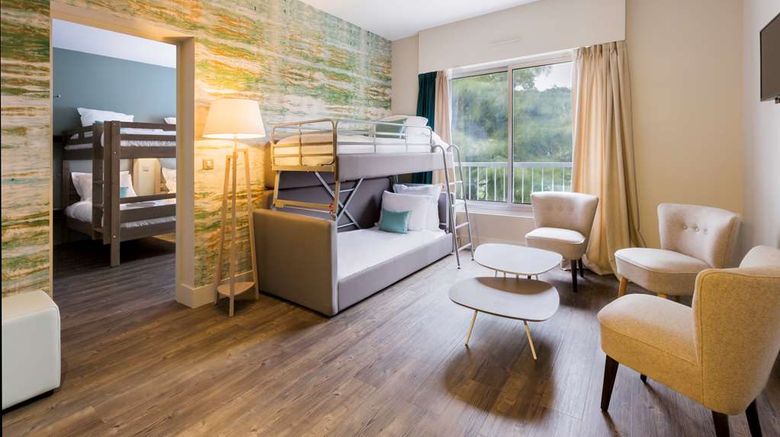<b>Best Western La Porte des Chateaux Lobby</b>. Images powered by <a href="https://iceportal.shijigroup.com/" title="IcePortal" target="_blank">IcePortal</a>.