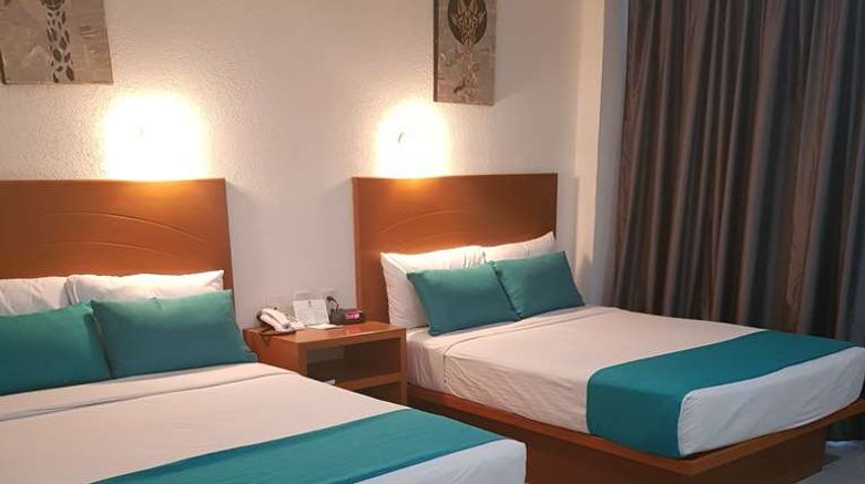 <b>Best Western Global Express Room</b>. Images powered by <a href="https://iceportal.shijigroup.com/" title="IcePortal" target="_blank">IcePortal</a>.