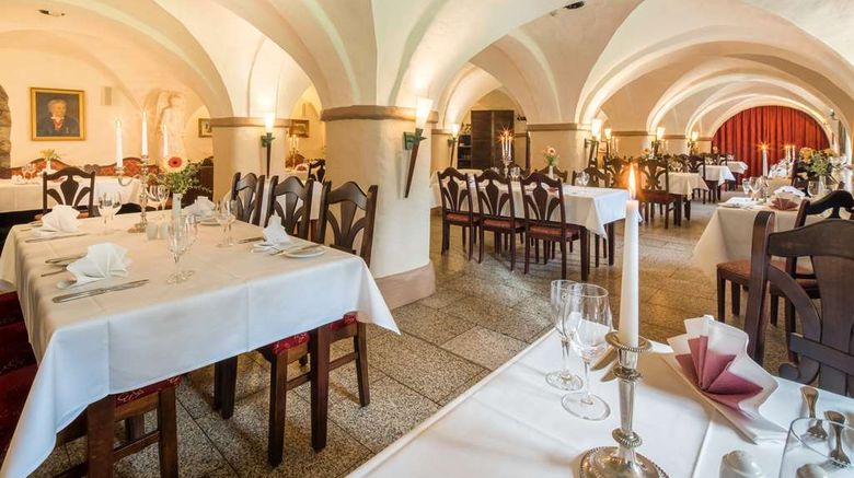 <b>Schlosshotel Klaffenbach Restaurant</b>. Images powered by <a href="https://iceportal.shijigroup.com/" title="IcePortal" target="_blank">IcePortal</a>.