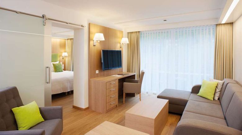 <b>Mondorf Parc Hotel Suite</b>. Images powered by <a href="https://iceportal.shijigroup.com/" title="IcePortal" target="_blank">IcePortal</a>.