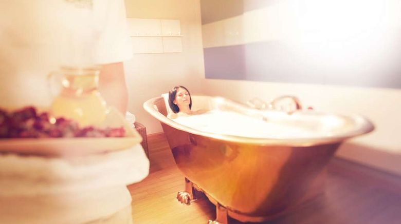 <b>Mondorf Parc Hotel Spa</b>. Images powered by <a href="https://iceportal.shijigroup.com/" title="IcePortal" target="_blank">IcePortal</a>.