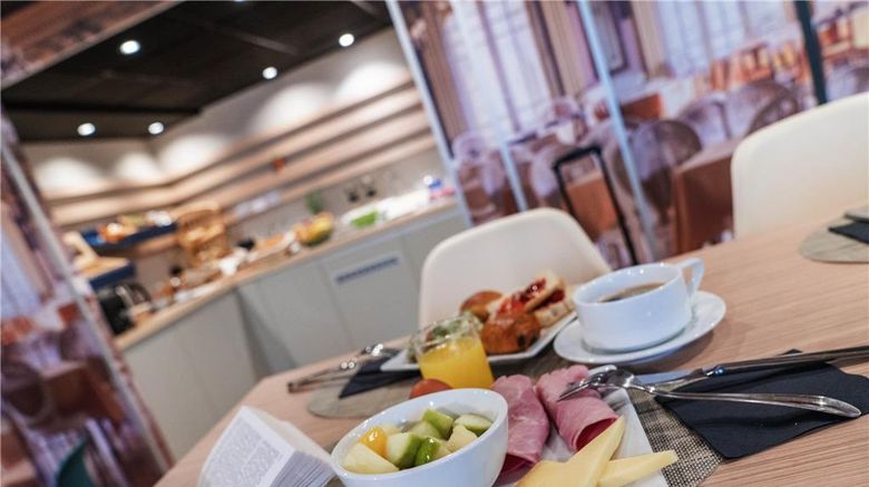 <b>Ibis Styles Clamart Gare Grand Paris Restaurant</b>. Images powered by <a href="https://iceportal.shijigroup.com/" title="IcePortal" target="_blank">IcePortal</a>.