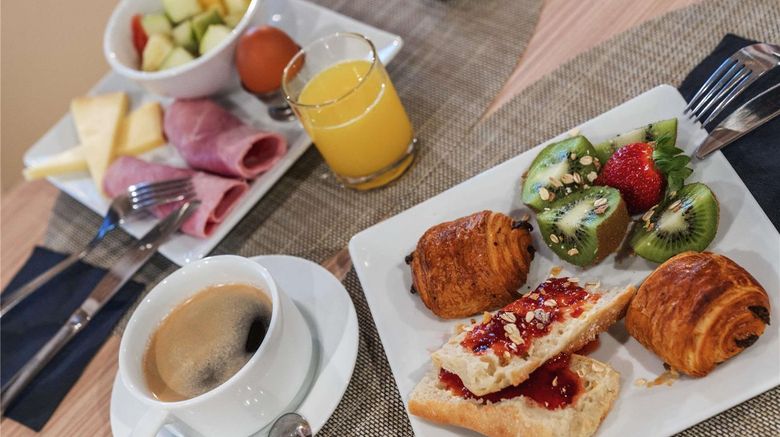 <b>Ibis Styles Clamart Gare Grand Paris Restaurant</b>. Images powered by <a href="https://iceportal.shijigroup.com/" title="IcePortal" target="_blank">IcePortal</a>.