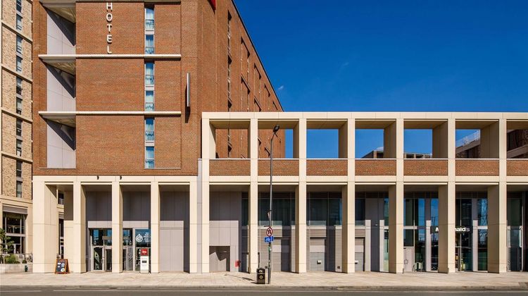 Ibis London Canning Town Hotel Exterior