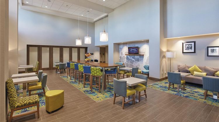 Hampton Inn & Suites Sacramento at CSUS Lobby