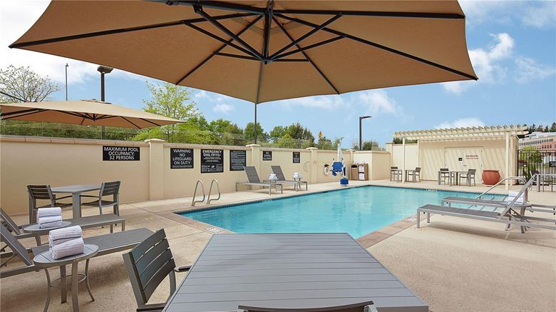 <b>Hampton Inn & Suites Sacramento at CSUS Pool</b>. Images powered by <a href="https://iceportal.shijigroup.com/" title="IcePortal" target="_blank">IcePortal</a>.