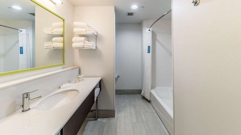 <b>Hampton Inn & Suites Pryor Room</b>. Images powered by <a href="https://iceportal.shijigroup.com/" title="IcePortal" target="_blank">IcePortal</a>.