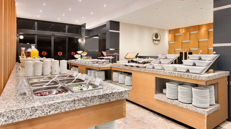 <b>Ramada Giresun Piraziz Restaurant</b>. Images powered by <a href="https://iceportal.shijigroup.com/" title="IcePortal" target="_blank">IcePortal</a>.