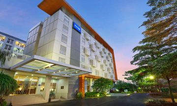 Kyriad Airport Hotel