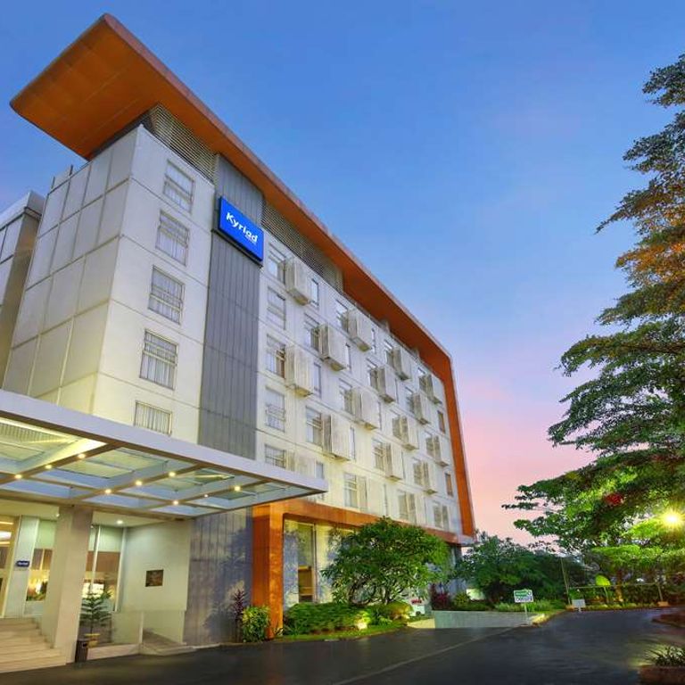 Kyriad Airport Hotel