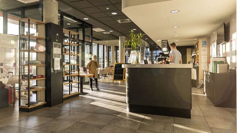 <b>Campanile Le Mans Centre-Gare Lobby</b>. Images powered by <a href="https://iceportal.shijigroup.com/" title="IcePortal" target="_blank">IcePortal</a>.