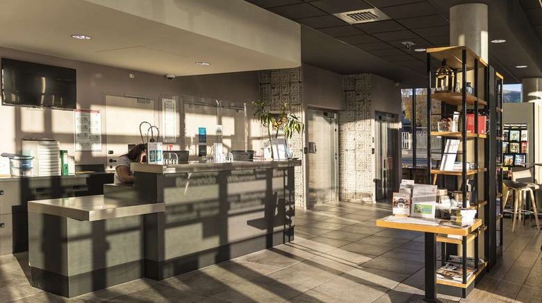<b>Campanile Le Mans Centre-Gare Lobby</b>. Images powered by <a href="https://iceportal.shijigroup.com/" title="IcePortal" target="_blank">IcePortal</a>.