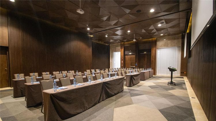 The Fives Downtown Hotel Curio by Hilton Meeting