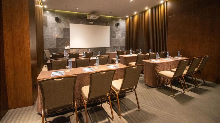 The Fives Downtown Hotel Curio by Hilton Meeting
