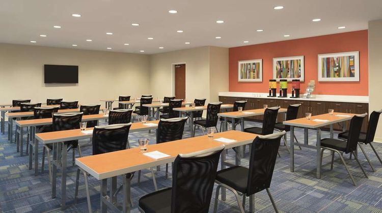 Home2 Suites by Hilton Leavenworth Dtwn Meeting
