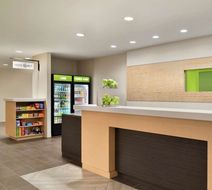 Home2 Suites by Hilton Leavenworth Dtwn Lobby